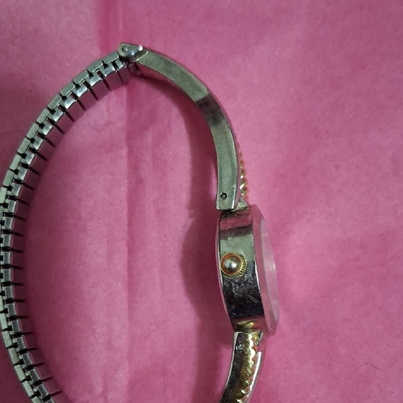 Chic Two-Tone Women's Watch - Picture 4 of 7